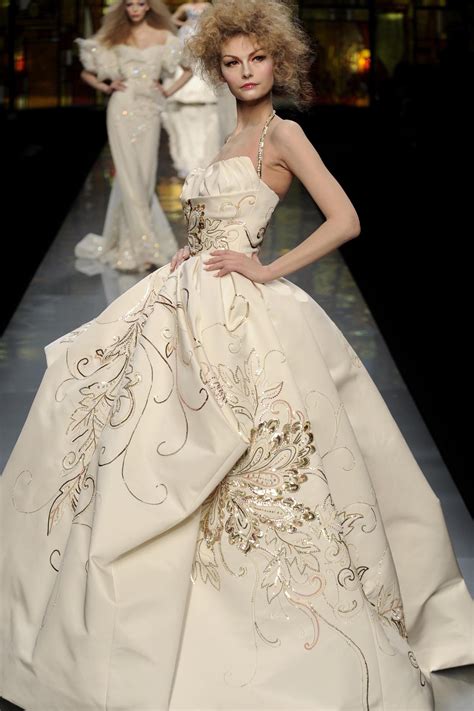 wedding dresses dior.